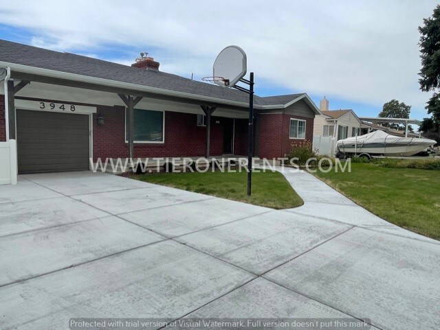 Foto del edificio - 3948 Pine Tree Drive