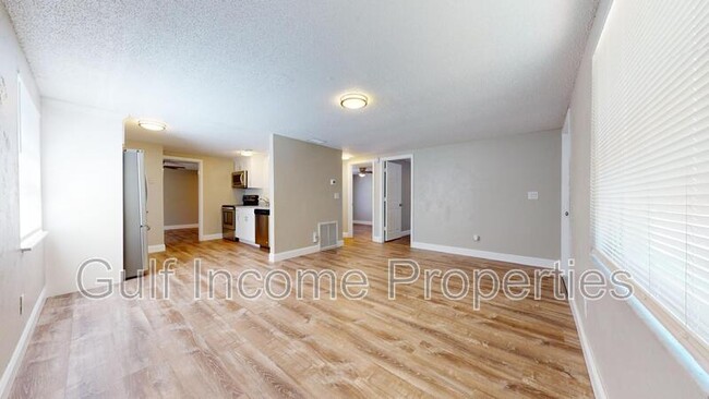 Building Photo - 2515 30th Avenue Drive East - 1