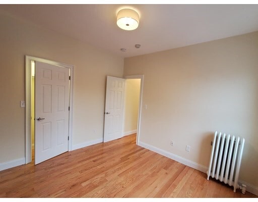 Building Photo - 25 Queensberry St