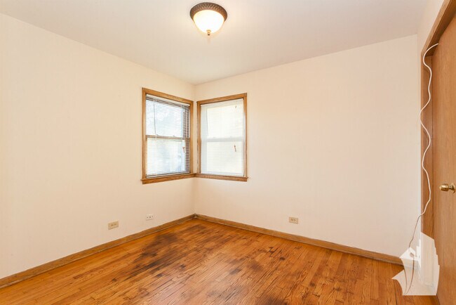 Foto del edificio - 5615 N Mozart St