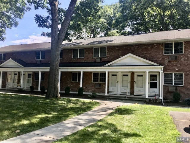 Primary Photo - 1105 Washington Dr