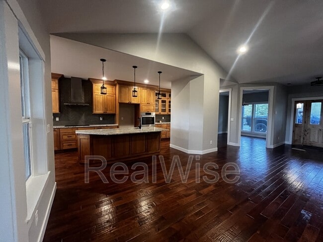 Foto del edificio - 235 Needlewood Dr