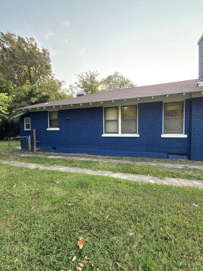 Foto del edificio - Fully Renovated 4BR Home in South Memphis Section 8 Welcome!