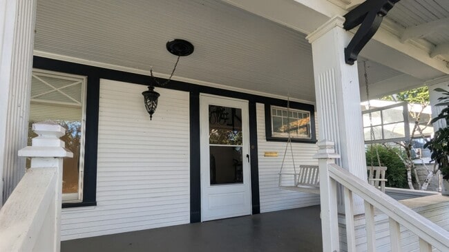 Foto del edificio - Stylish, Spacious, and Serene – The Home Y...