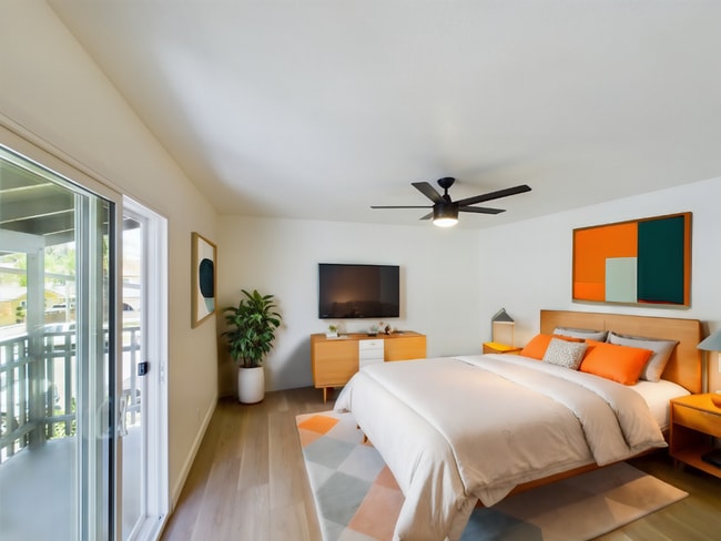 Interior Photo - 419 W 4th Ave