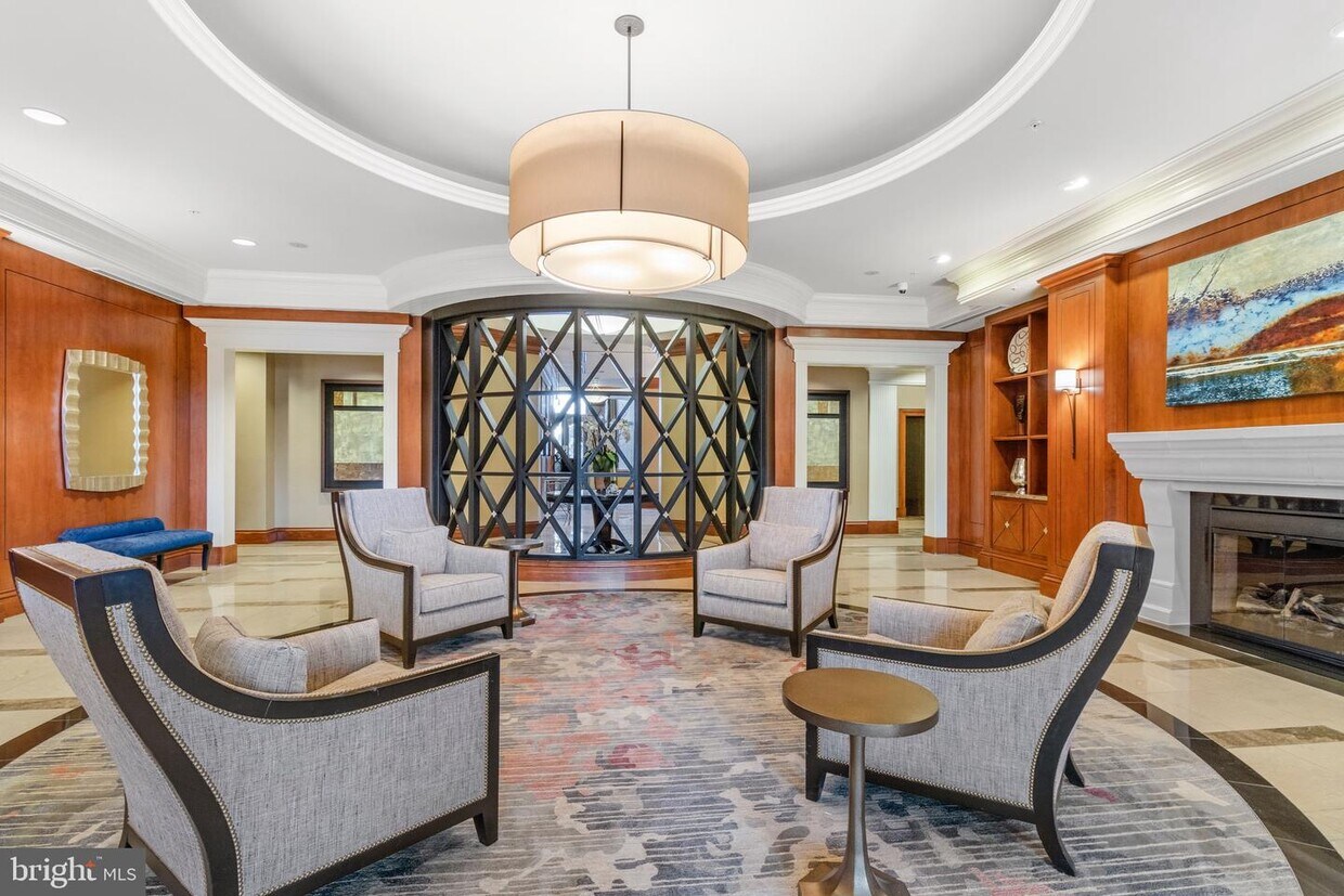 8220 Crestwood Heights Dr Unit 407, McLean, VA 22102 Room for Rent in