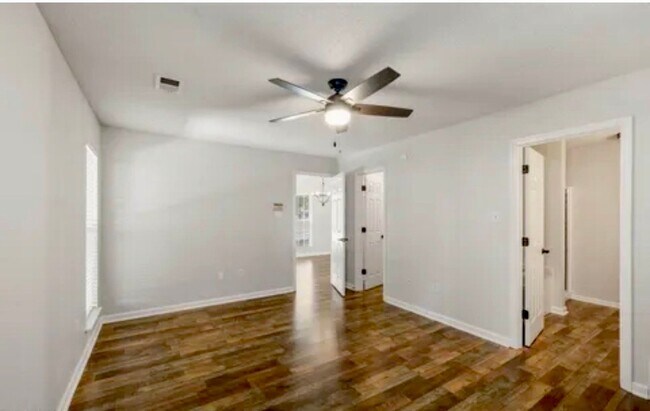 Building Photo - 5428 Bradley Dr