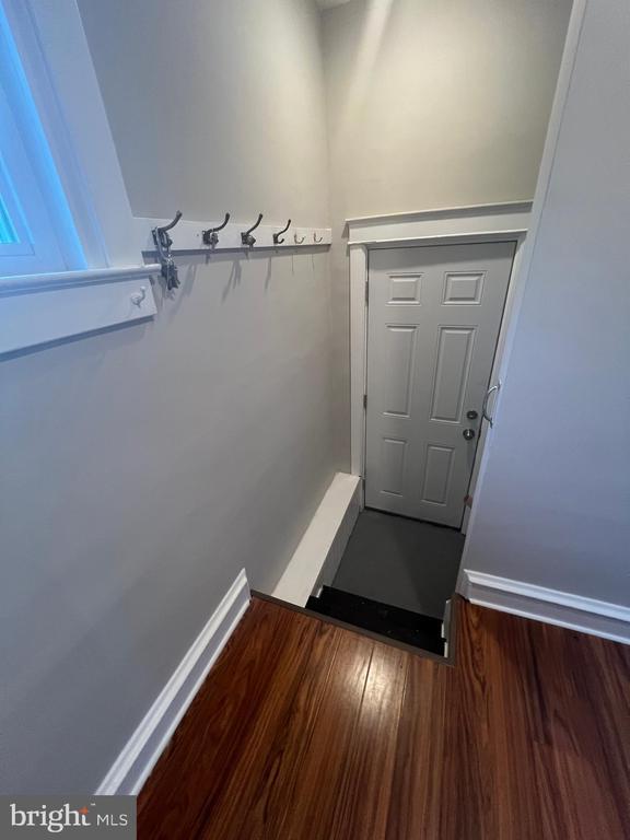 Building Photo - 322 Clearbrook Ave
