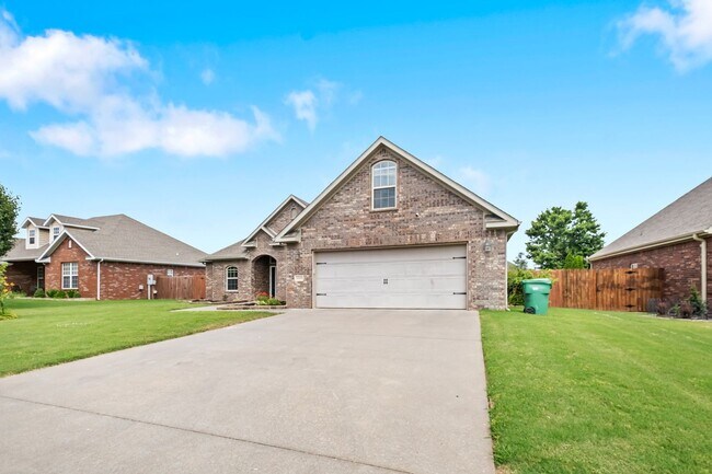 Building Photo - Beautiful 4-Bedroom Home for Rent