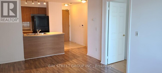 Photo du bâtiment - 5508-5508 Yonge St