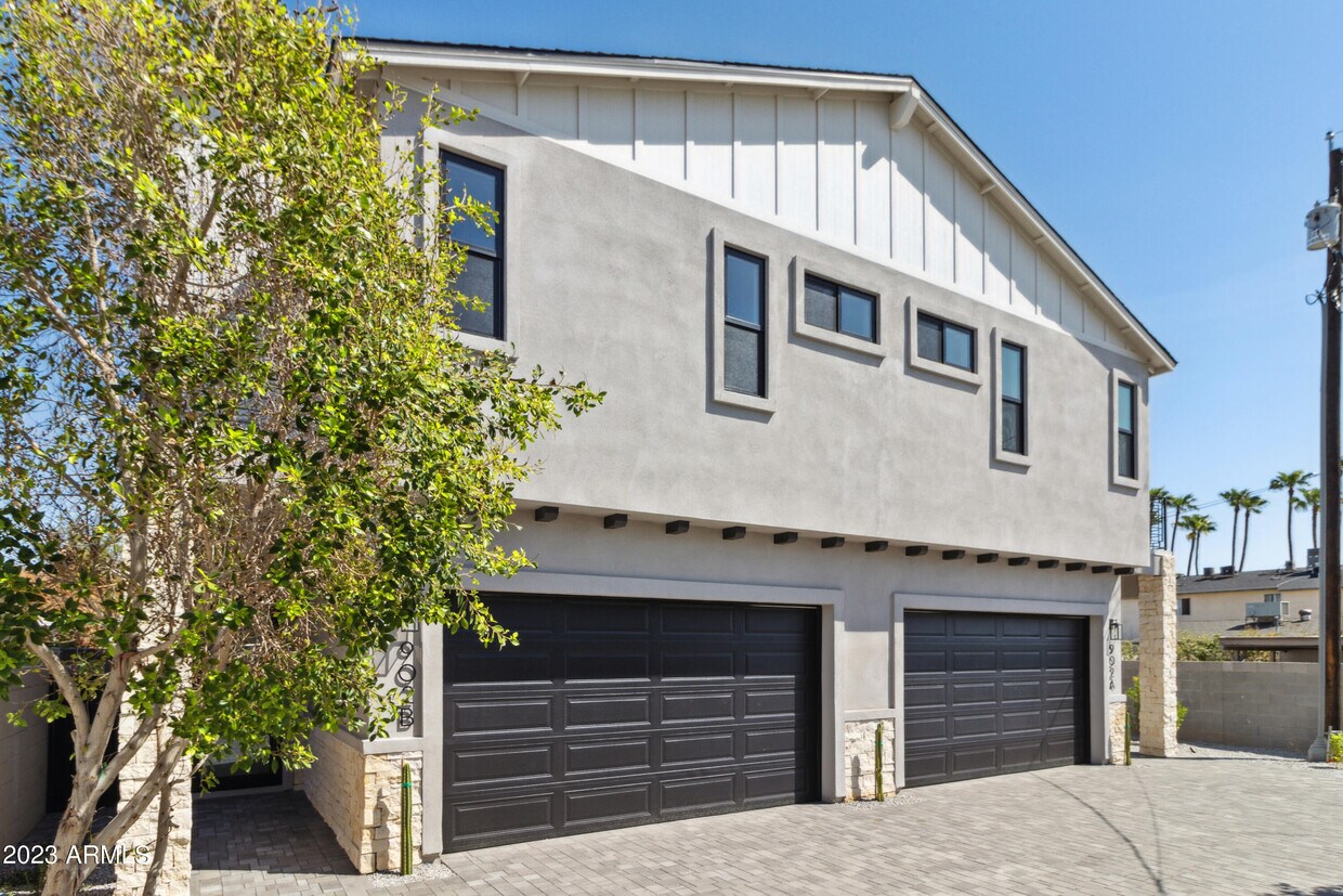 Foto principal - 902 W Hazelwood St
