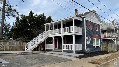 Building Photo - 205 Hawke St