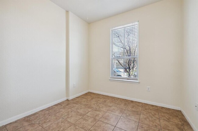 Building Photo - 550 Tumlinson Fort Way