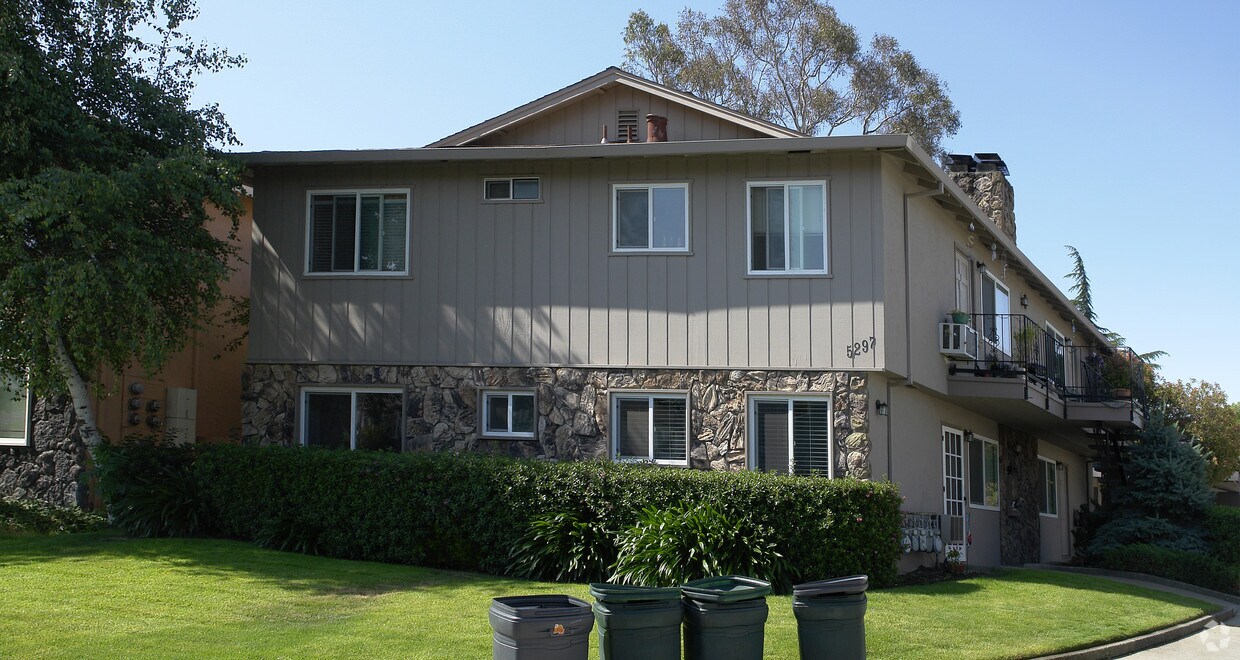 Foto principal - 5297 Balhan Ct