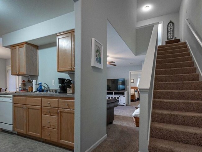 Foto del edificio - 3 bedroom 3 bath in Shawnee Heights