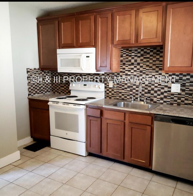 Foto del edificio - 236 W 73rd Terrace