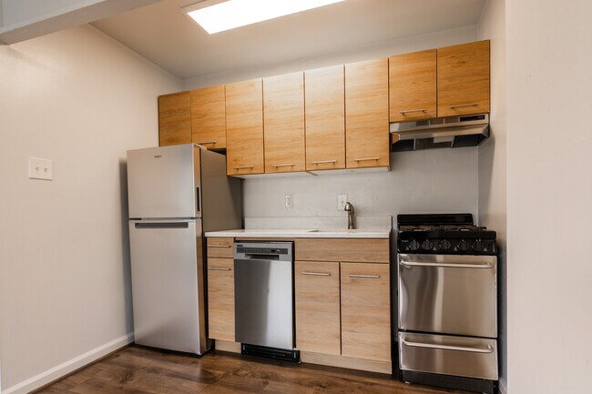 Foto del edificio - 2620 16th Street Apartments