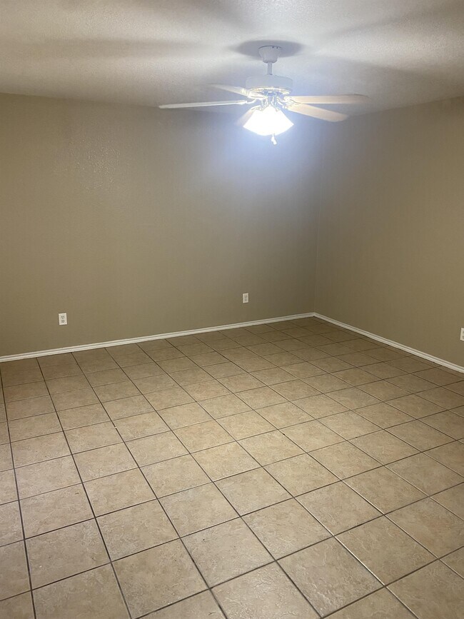 Foto del edificio - 1310 Dugger Cir