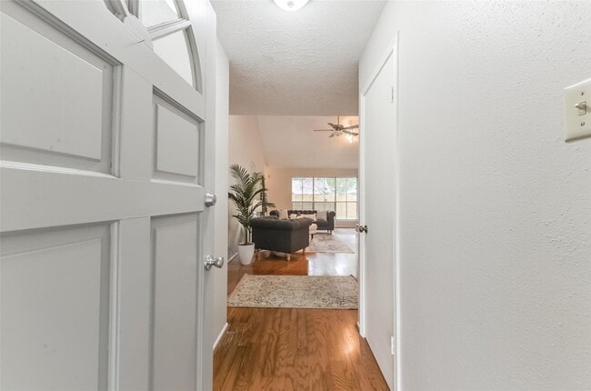 Building Photo - 5701 Village Arbour Dr