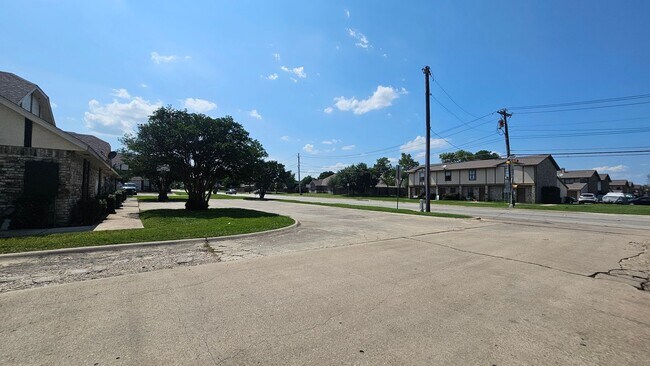 Foto del edificio - 544 E Windsor Dr