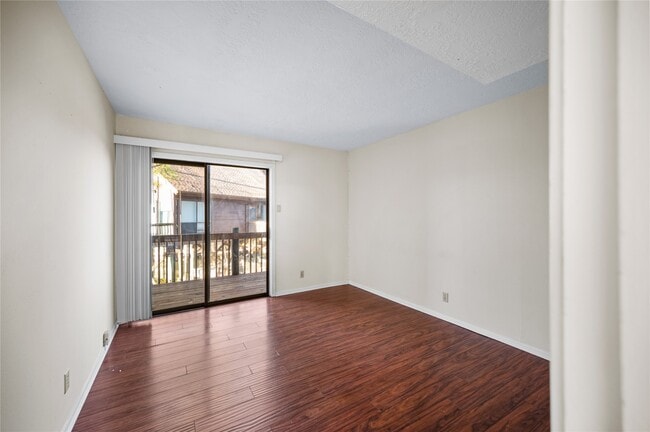 Foto del edificio - 705 Davis Rd