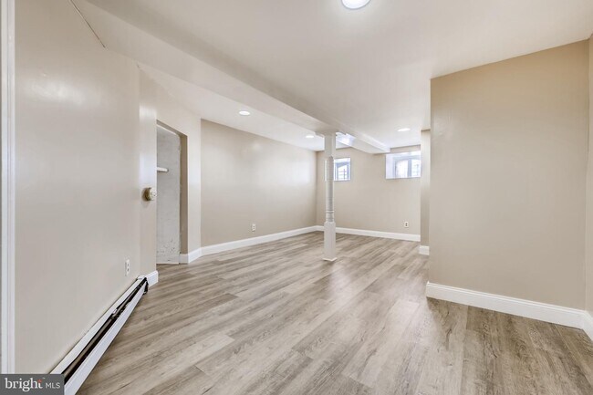 Building Photo - 1756 Park Ave