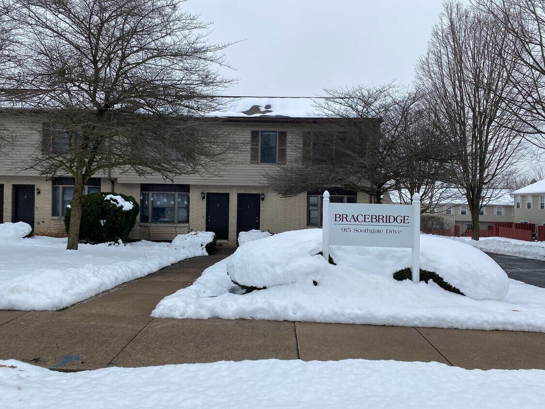 Primary Photo - Townhouse Close to PSU Campus - VIDEO TOUR