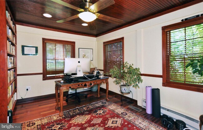 Foto del edificio - 6416 Western Ave