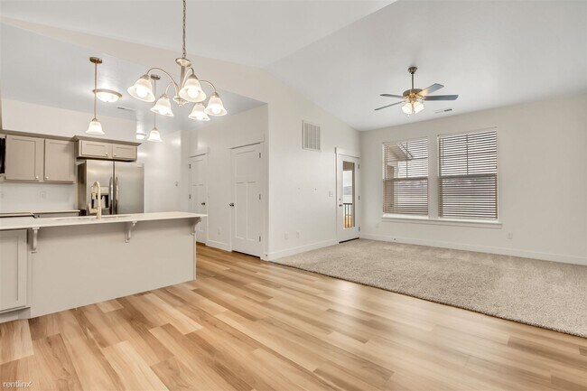 Foto del edificio - 3 br, 2 bath Condo - 563 N 360 W