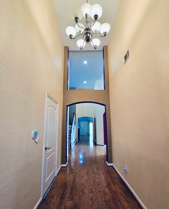 Building Photo - 15114 Magnoliabough Pl