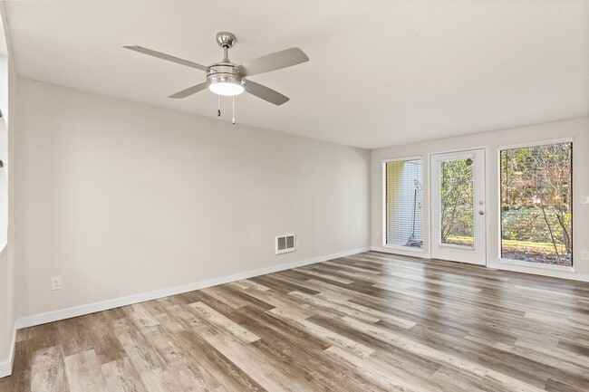 Foto del edificio - Bridge Creek Apartments