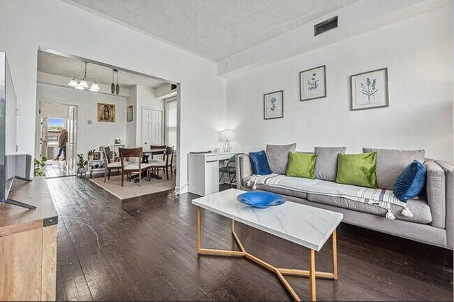 Foto del edificio - 4833 N Ashland Ave