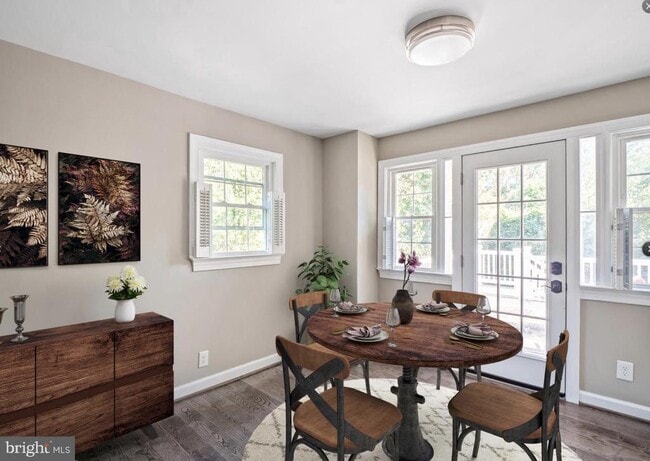 Building Photo - 2617 E Maple St