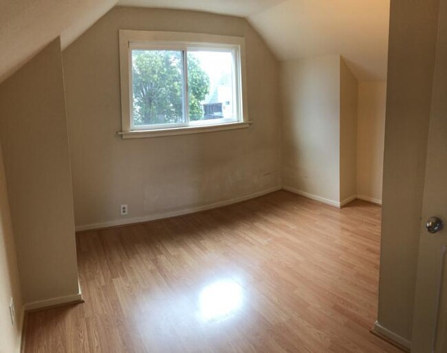 Building Photo - 4 bedroom in San Mateo CA 94401