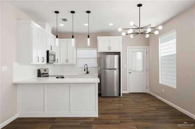 Building Photo - 26 Cassandra St