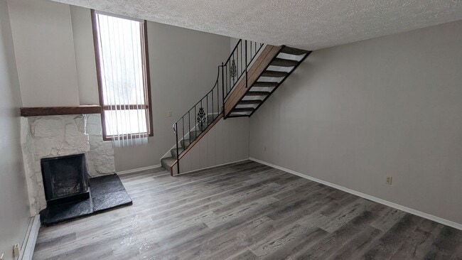 Foto del edificio - MN Cedar Village (819)