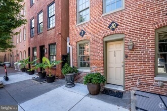 Building Photo - 838 S Bond St