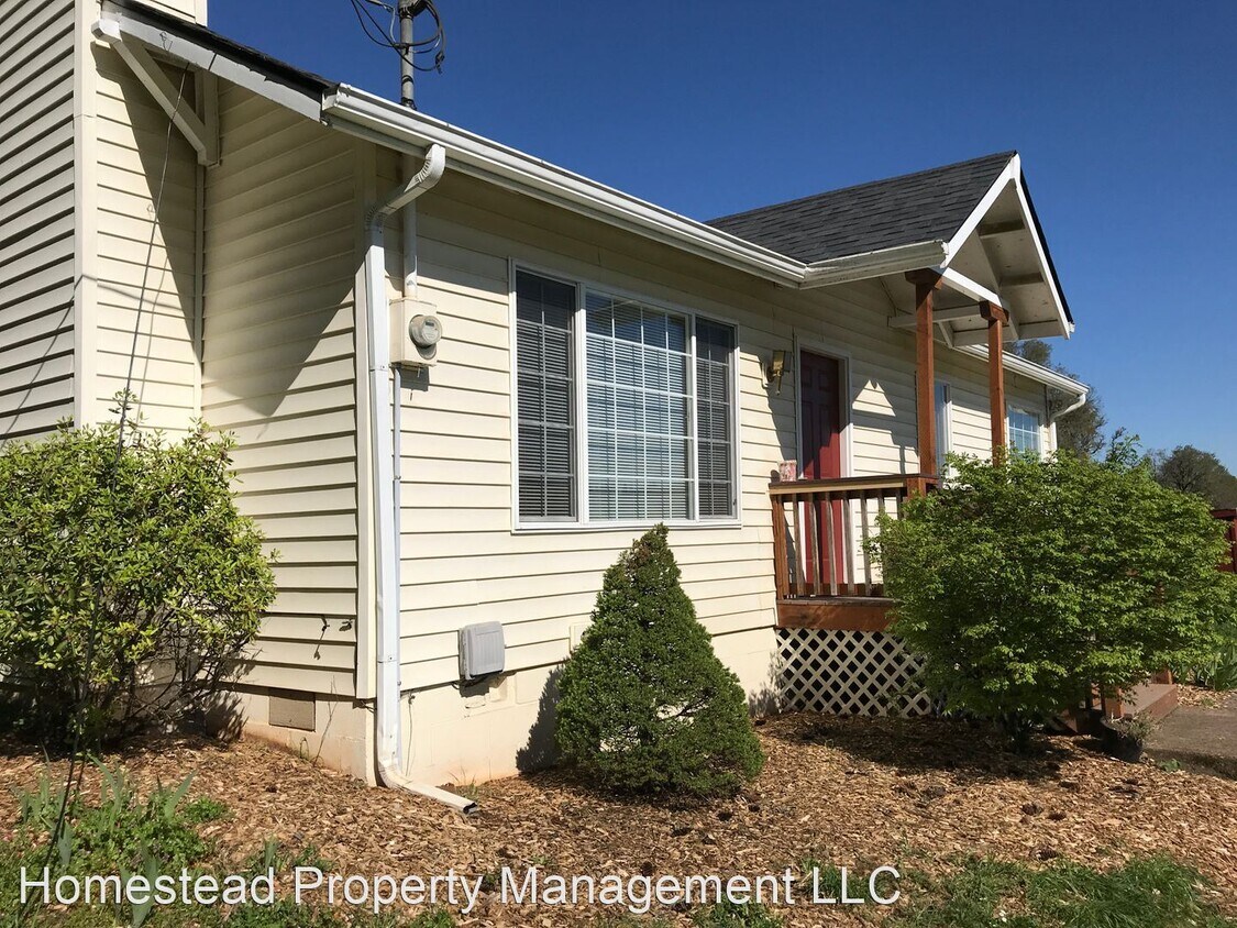 Primary Photo - 2 br, 1 bath House - 851 Hylo Rd.