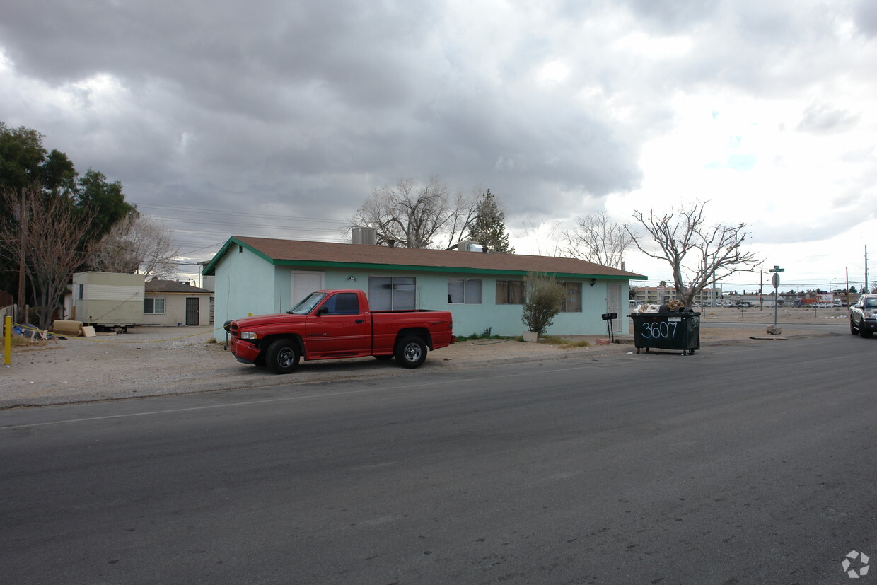 Foto del edificio - 3607-3639 Irwin St