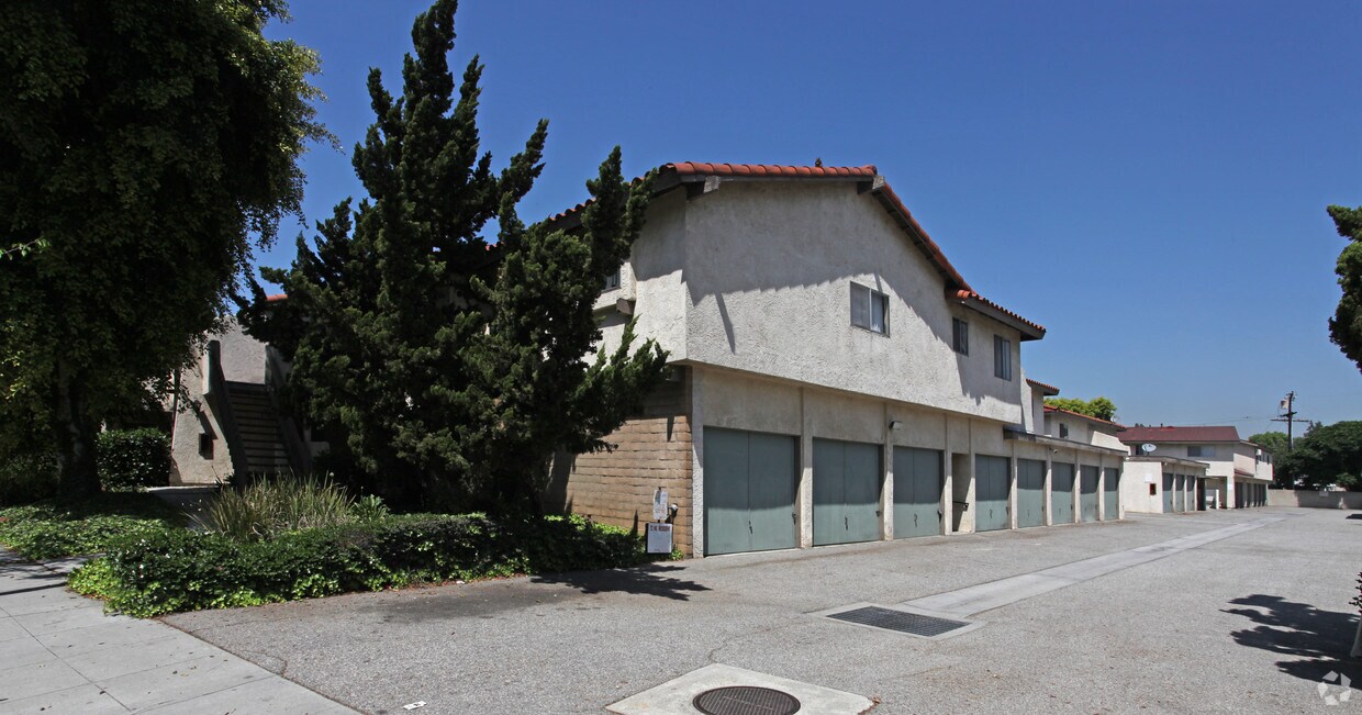 Foto principal - 5641 Rosemead Blvd