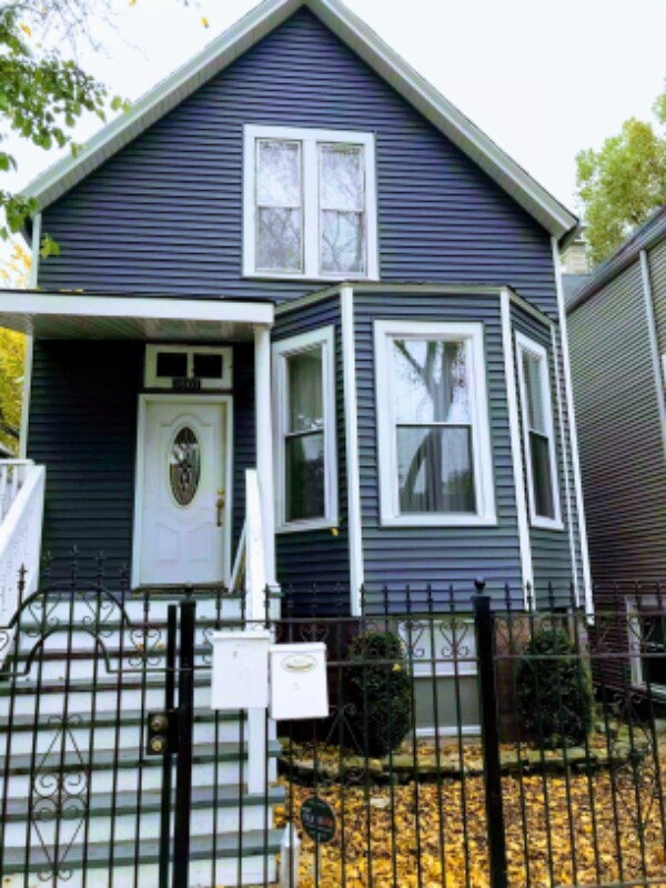 Primary Photo - 3907 N Albany Ave