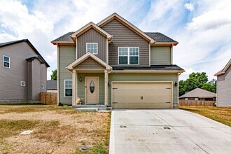 Building Photo - 210 Geneva Ln