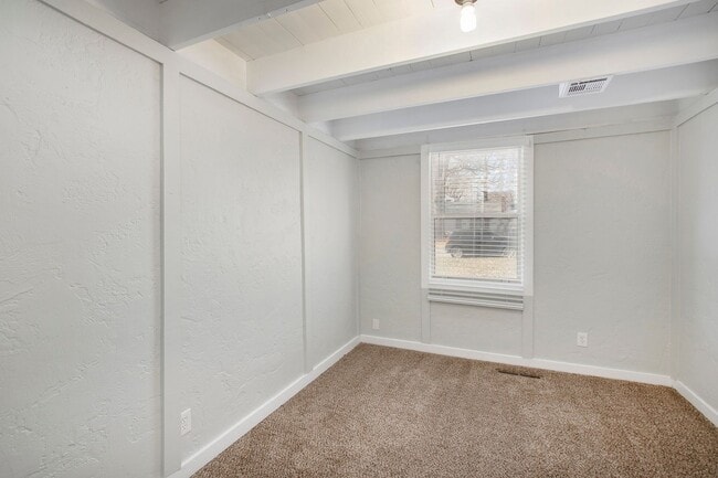 Building Photo - Coming soon!  Rare Mission Kansas home for rent