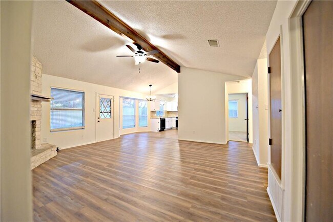 Foto del edificio - 805 Lone Tree Ct