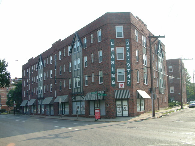 Foto del edificio - Woodburn Courtyard Apartments