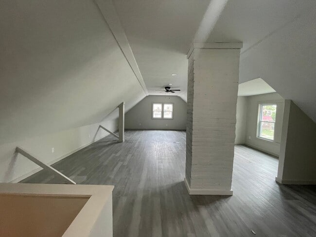 Building Photo - Coming Soon! Section 8 Accepted! Renovatio...