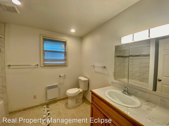 Foto del edificio - 1 br, 1 bath House - 10015 10th Ave SW Unit B