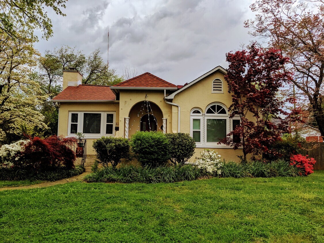 1723 Fairmont Blvd, Knoxville, TN 37917 House Rental in Knoxville, TN