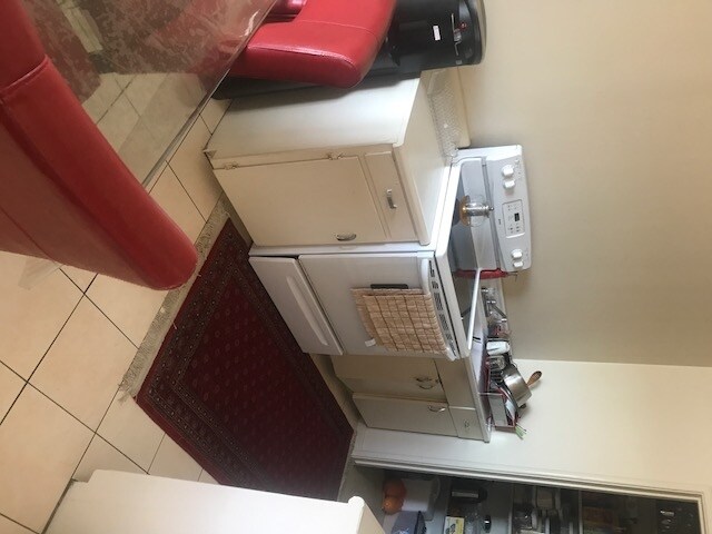 standard kitchen - 1181 A St