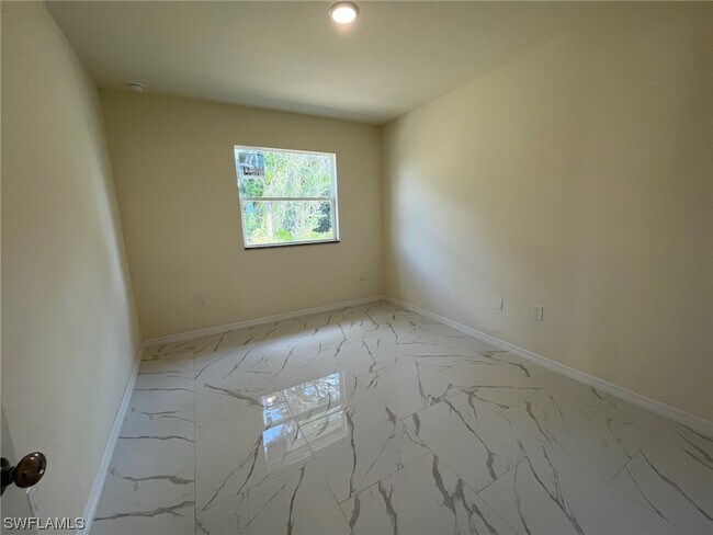 Foto del edificio - 4644-4646 24th St SW